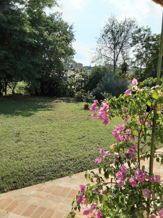 Fonte La Perna Villa Polverigi Exterior photo